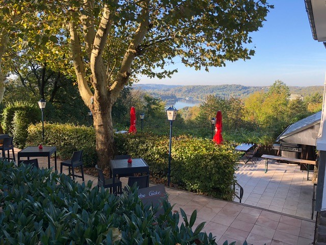 Biergarten heimliche Liebe Blick auf Baldeneysee